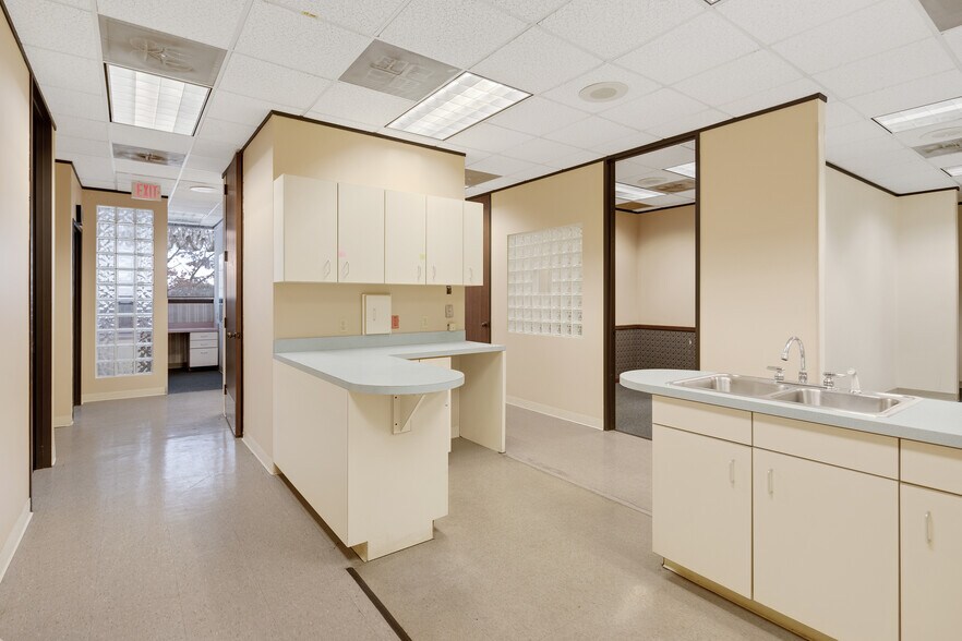 More Photos Of 6570 Stage Rd, Bartlett Medical For Sale