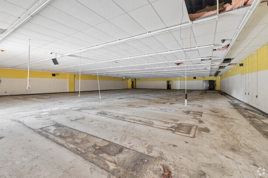 More Photos Of 1245 Spruce St, Pueblo Storefront For Sale