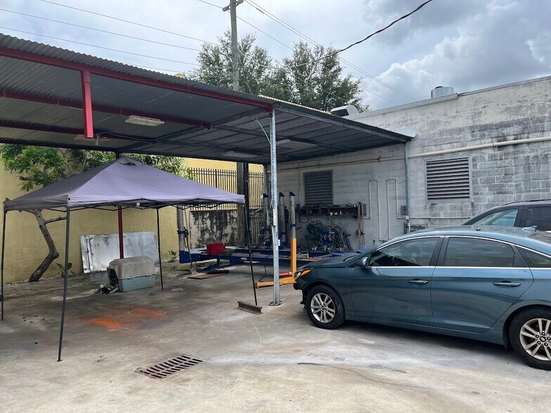 More Photos Of 2195 NW 27th Ave, Miami Freestanding For Sale