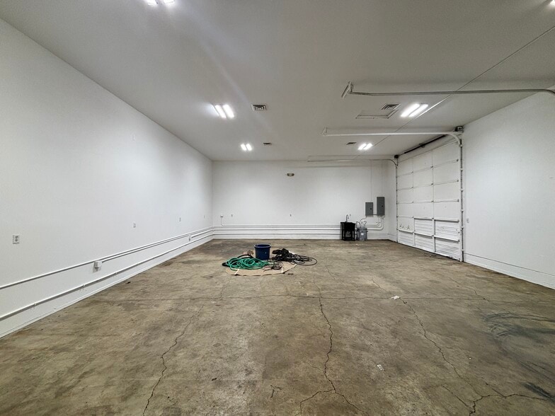 More Photos Of 446 McClaine St, Silverton Warehouse For Sale