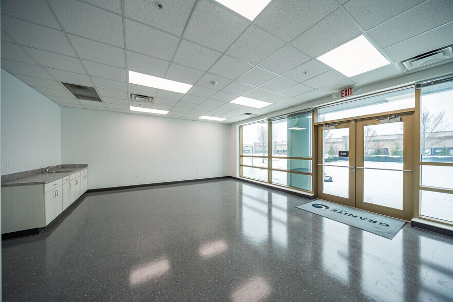 More Photos Of 5415 Centerpoint Pky, Groveport Distribution For Lease