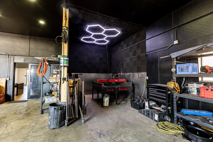 More Photos Of 612 S 9th St, Gunnison Industrial For Sale