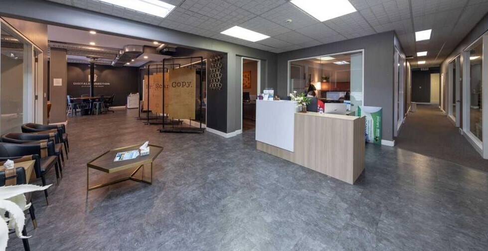 More Photos Of 4809 50 Av, Lloydminster Office For Sale