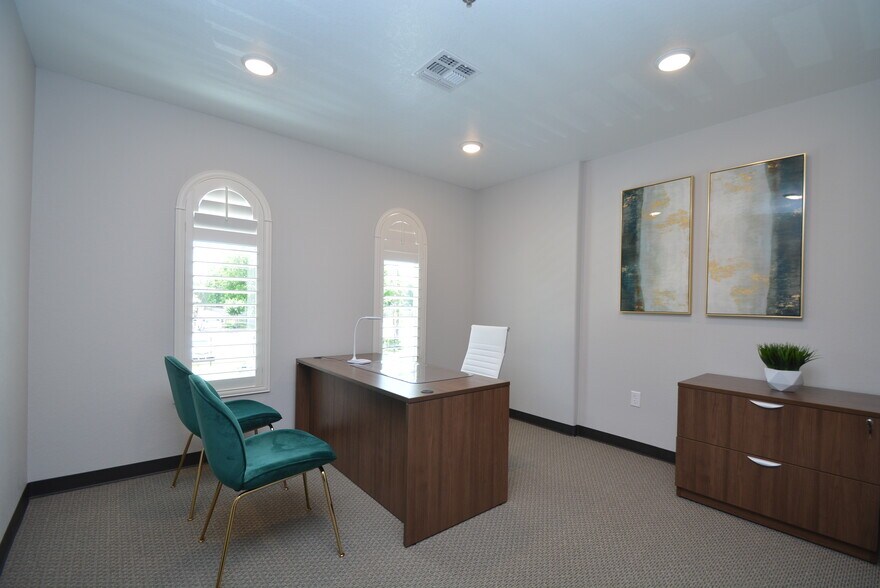 More Photos Of 6542 Greatwood Pky, Sugar Land Medical For Sale