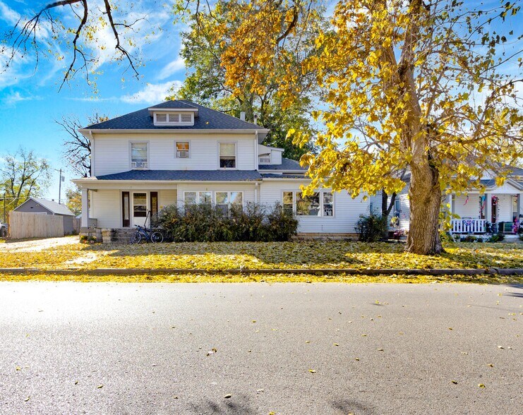 More Photos Of 525 W 8th St, Junction City Apartments For Sale