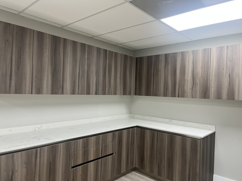 More Photos Of 7925 NW 12th St, Doral Unknown For Lease