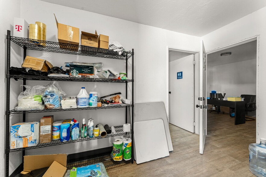 More Photos Of 960 W 1st St, Pomona Warehouse For Sale