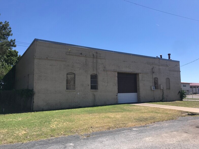 More Photos Of 147 Nebraska, Memphis Warehouse For Sale
