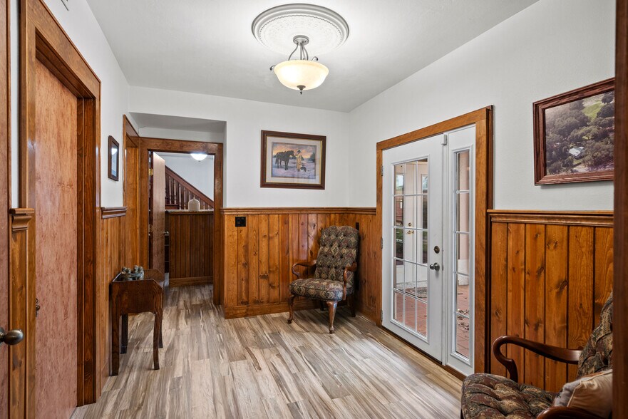 More Photos Of 123 Live Oak Ave, Daytona Beach Office Residential For Sale