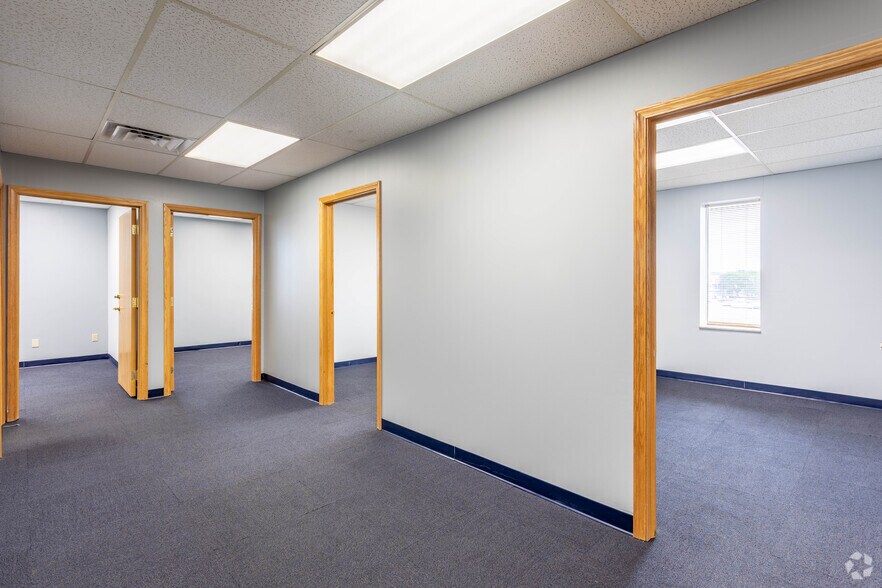 More Photos Of 6161 Busch Blvd, Columbus Office For Lease