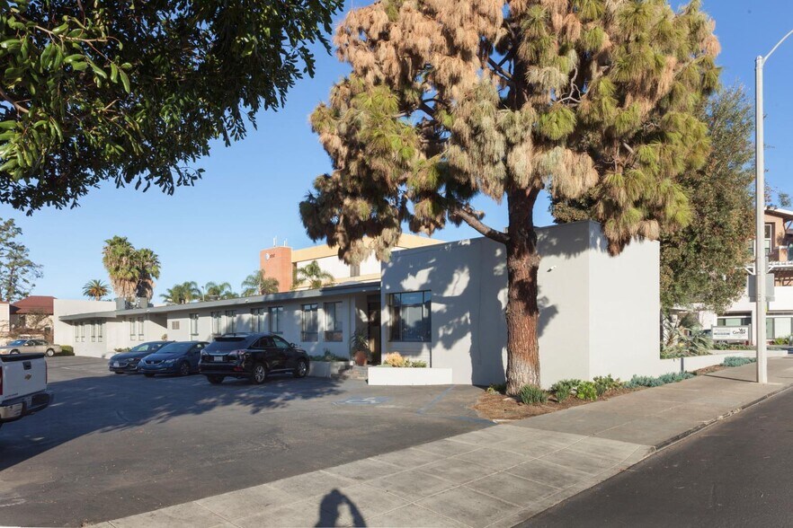 More Photos Of 790 E Santa Clara St, Ventura Office For Lease