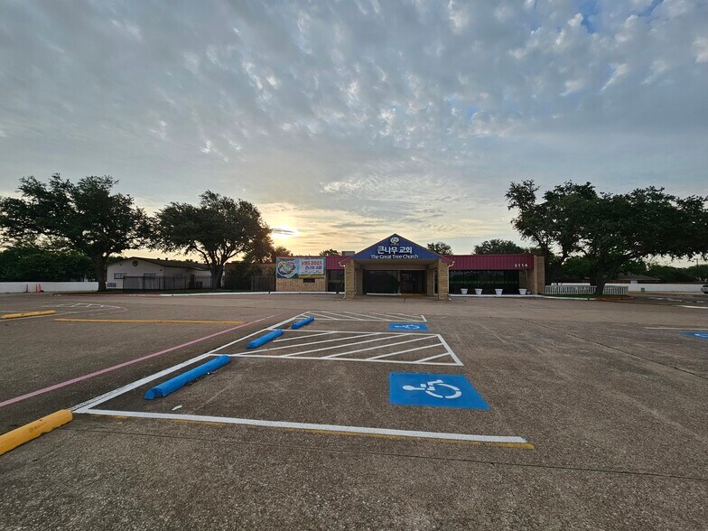 Primary Photo Of 3114 Old Denton Rd, Carrollton Specialty For Sale