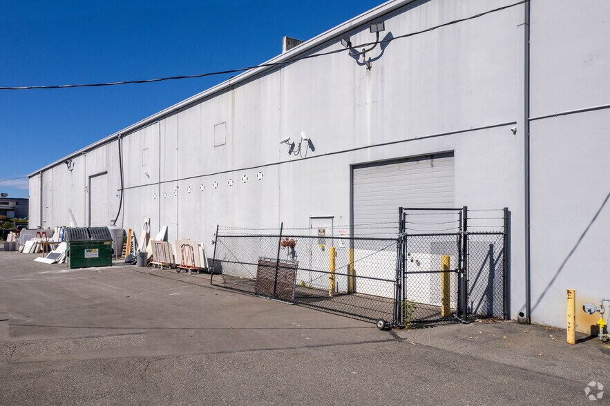 More Photos Of 11410 Beverly Park Rd, Everett Manufacturing For Sale