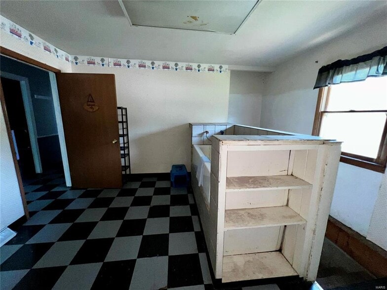 More Photos Of 22199 Highway Y, Saint Robert Medical For Sale