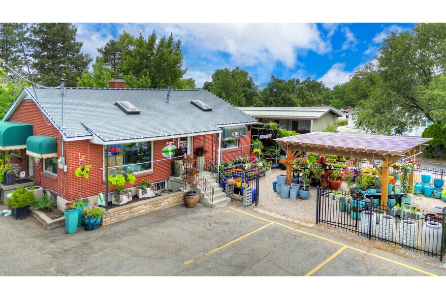 More Photos Of 2194 E Fort Union Blvd, Salt Lake City Freestanding For Sale