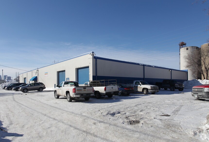 More Photos Of 2318 1st St NE, Minneapolis Warehouse For Sale