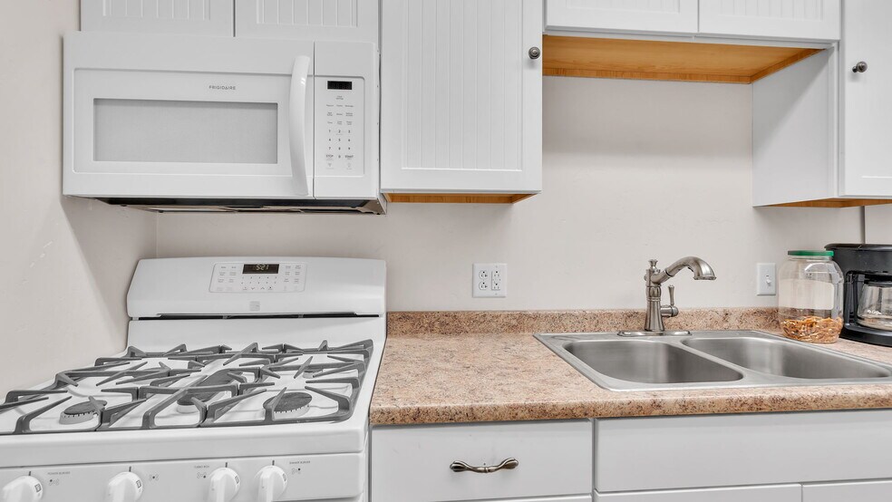 More Photos Of 779 NM-181, Elephant Butte Office Residential For Sale