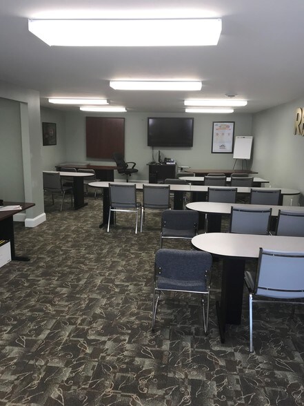 More Photos Of 566 Peachtree Pky, Cumming Office For Lease