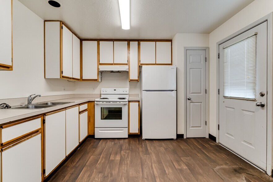 More Photos Of 249 S 41st St, Springfield Apartments For Sale