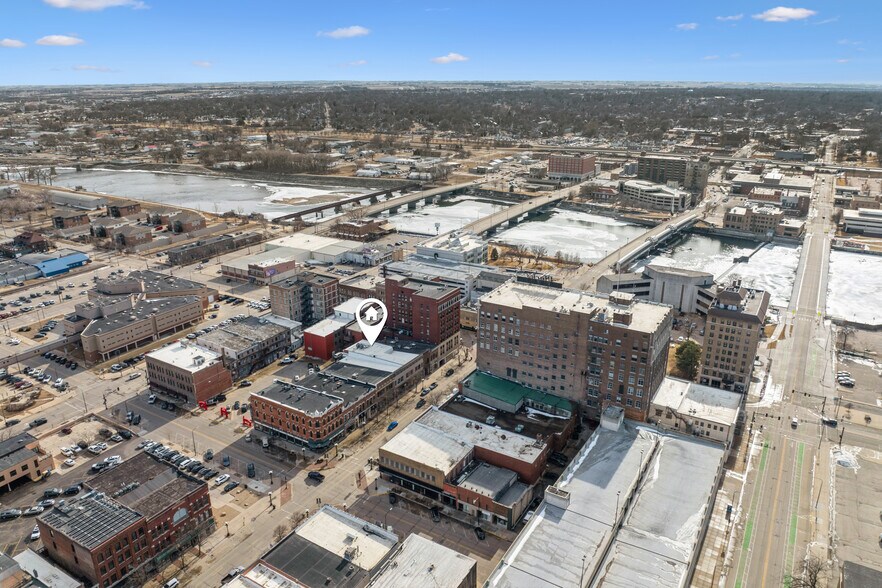 More Photos Of 212-218 E 4th St, Waterloo Loft Creative Space For Sale