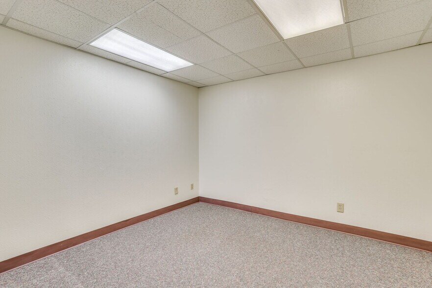 More Photos Of 1065 W Magnolia Ave, Fort Worth Office For Lease
