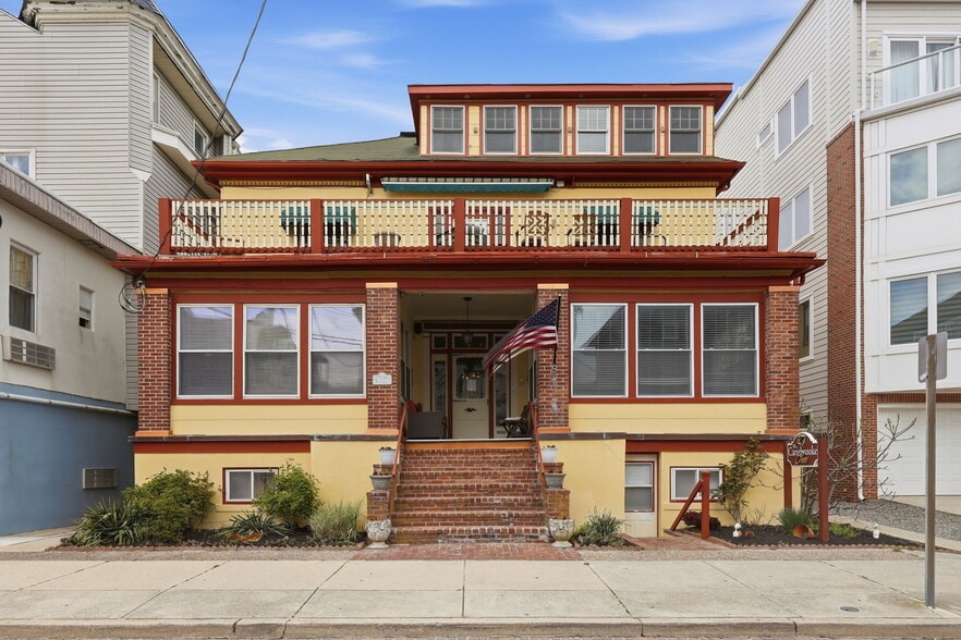 Primary Photo Of 105 S Little Rock, Ventnor Hospitality For Sale