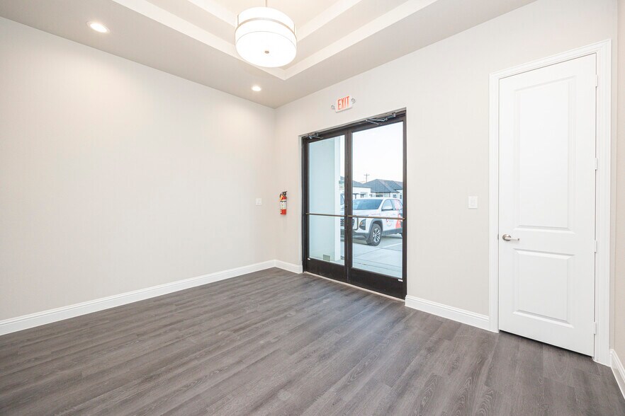 More Photos Of 6000 Alma Rd, McKinney Office For Lease