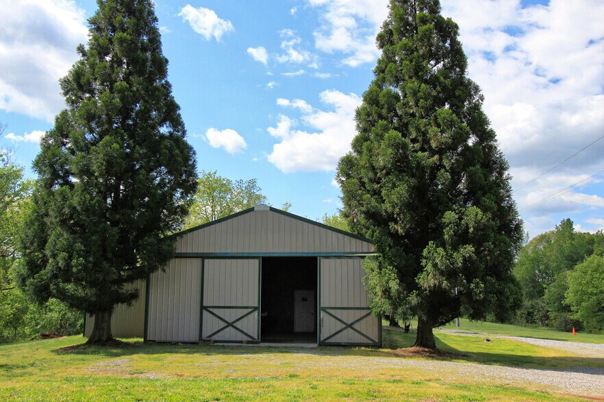 More Photos Of 2173 Wilkesboro Hwy, Statesville Sports And Entertainment For Sale