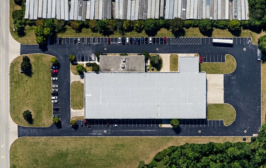 More Photos Of 2850 International St, Columbus Manufacturing For Lease