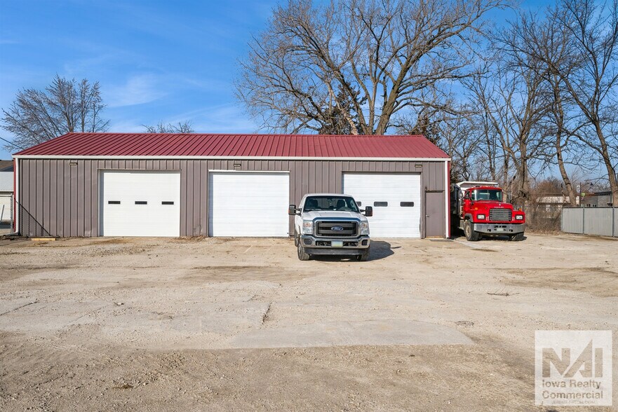 More Photos Of 2706 5th Ave, Marion Industrial For Sale