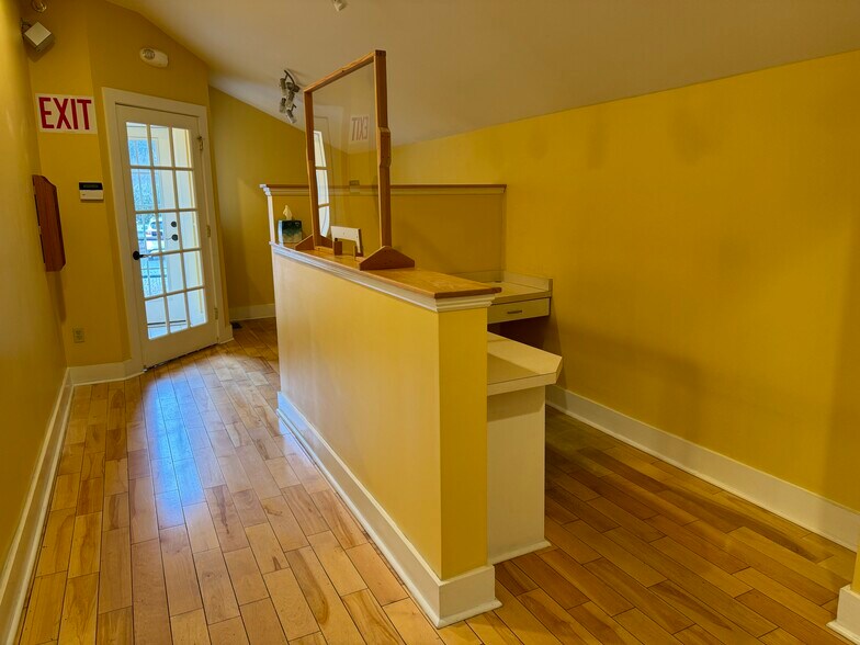 More Photos Of 69 York St, Kennebunk Medical For Sale