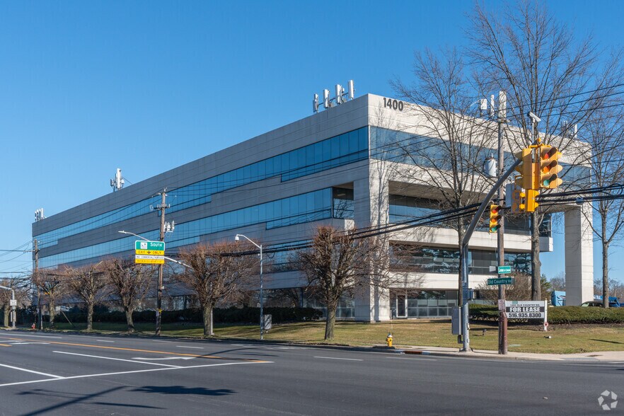 More Photos Of 1400 Old Country Rd, Westbury Office For Lease
