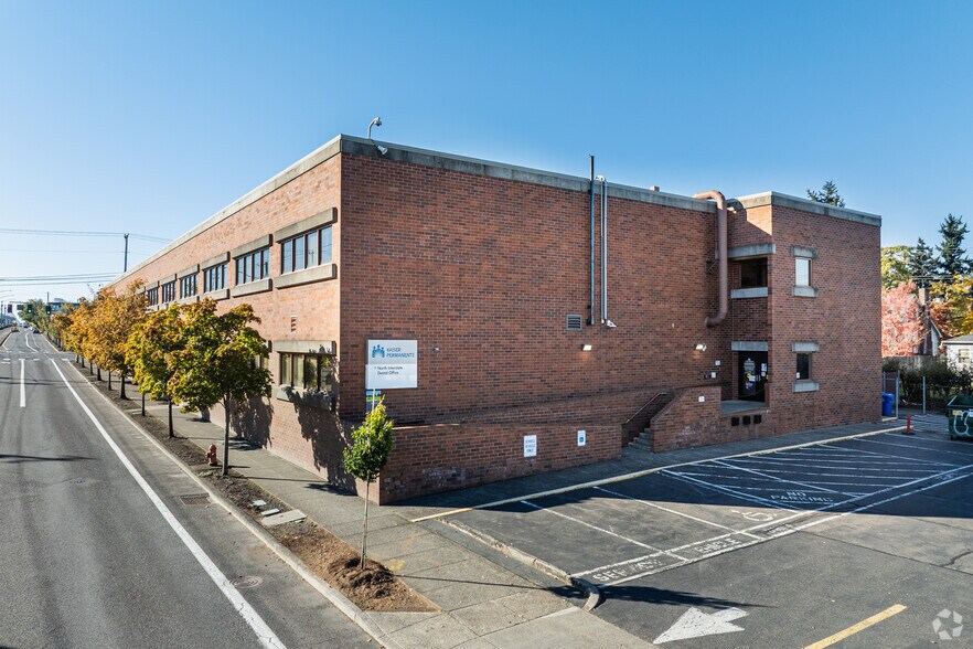 More Photos Of 7201 N Interstate Ave, Portland Medical For Sale