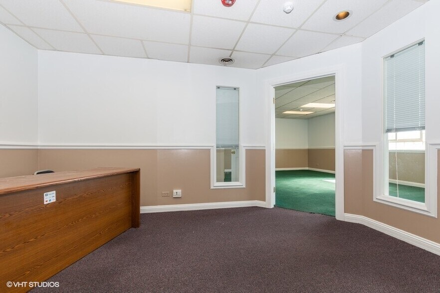 More Photos Of 9201-9207 S Keating, Oak Lawn Self Storage For Lease