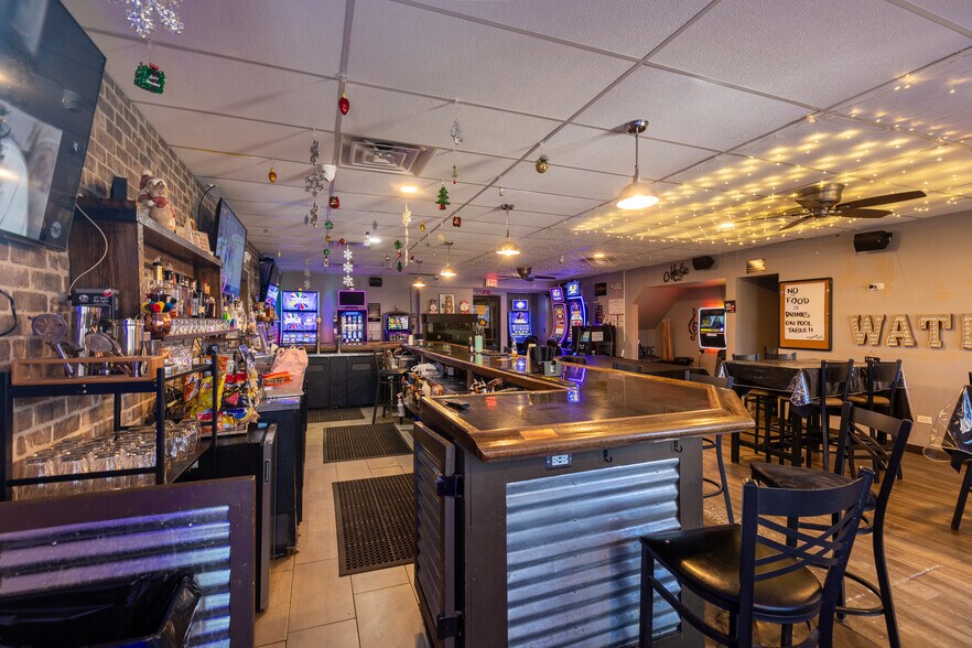 More Photos Of 7815 Ogden Ave, Lyons Restaurant For Sale