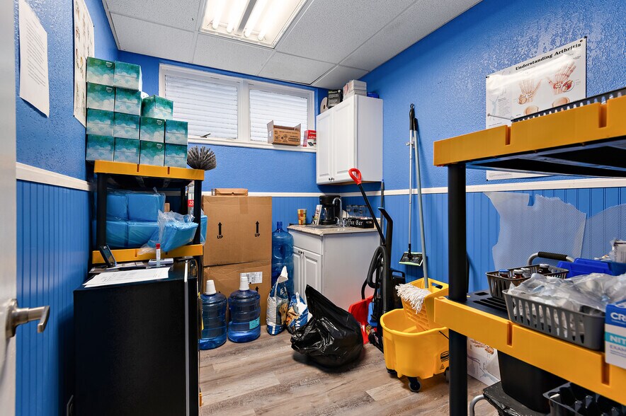 More Photos Of 517 Colorado Ave, Pueblo Medical For Lease