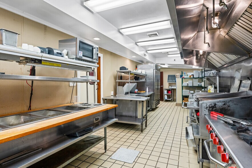 More Photos Of 5626 W Lincoln Hwy, Parkesburg Restaurant For Sale
