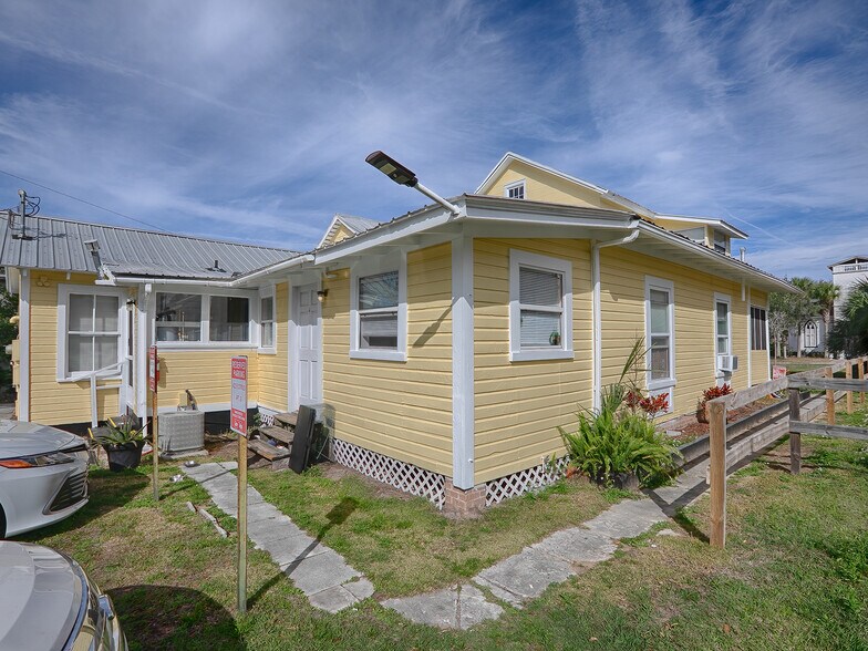 More Photos Of 422 E Citrus Ave, Eustis Multifamily For Sale