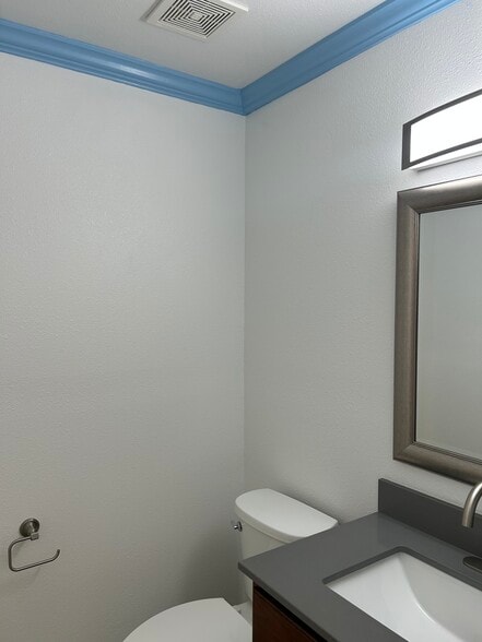 More Photos Of 1818 Grand Canal Blvd, Stockton Office For Lease