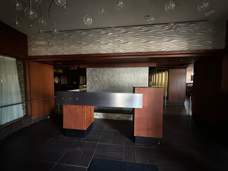 More Photos Of 3102 Piedmont Rd NE, Atlanta Restaurant For Lease