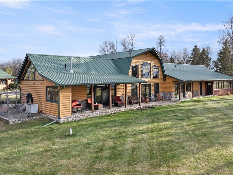 More Photos Of 21998 Lasalle Ave NW, Puposky Specialty For Sale