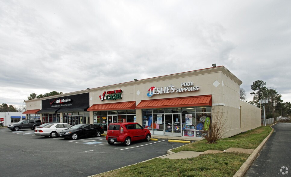 More Photos Of 7601 W Broad St, Richmond Freestanding For Lease