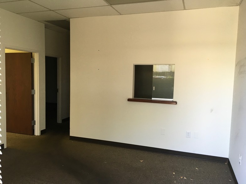 More Photos Of 93 Monocacy Blvd, Frederick Showroom For Lease