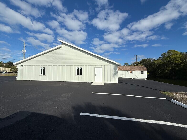 More Photos Of 4000-4006 Shoal Line Blvd, Hernando Beach Office For Sale