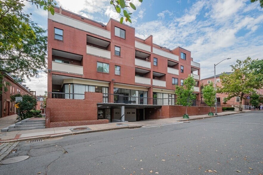 Primary Photo Of 20 Central St, Salem Apartments For Lease