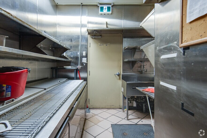 More Photos Of 1601-1715 152 St, Surrey General Retail For Lease