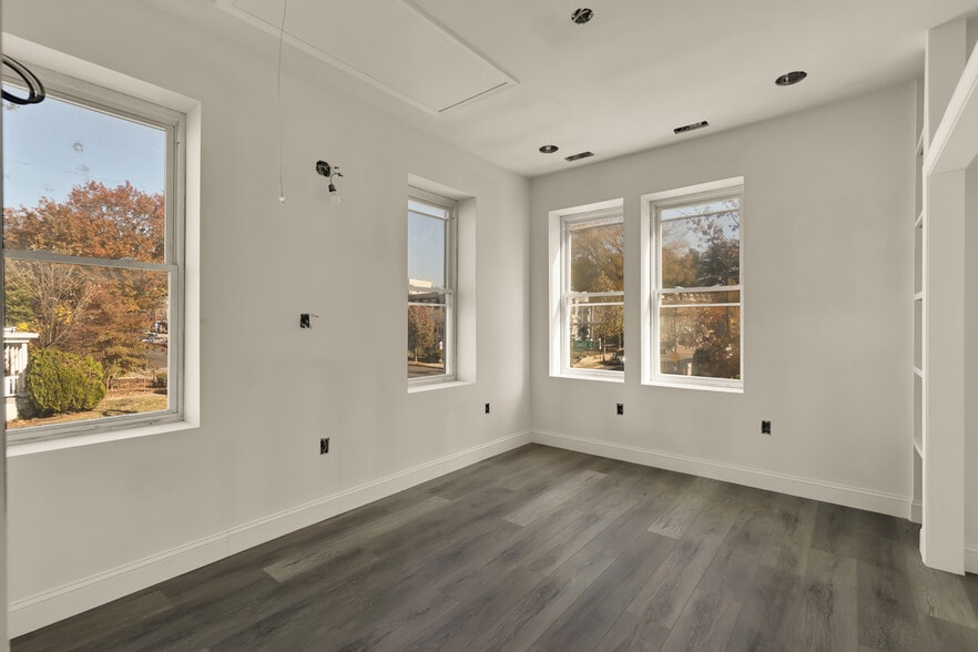 More Photos Of 2324 N Capitol St NW, Washington Storefront Retail Residential For Sale