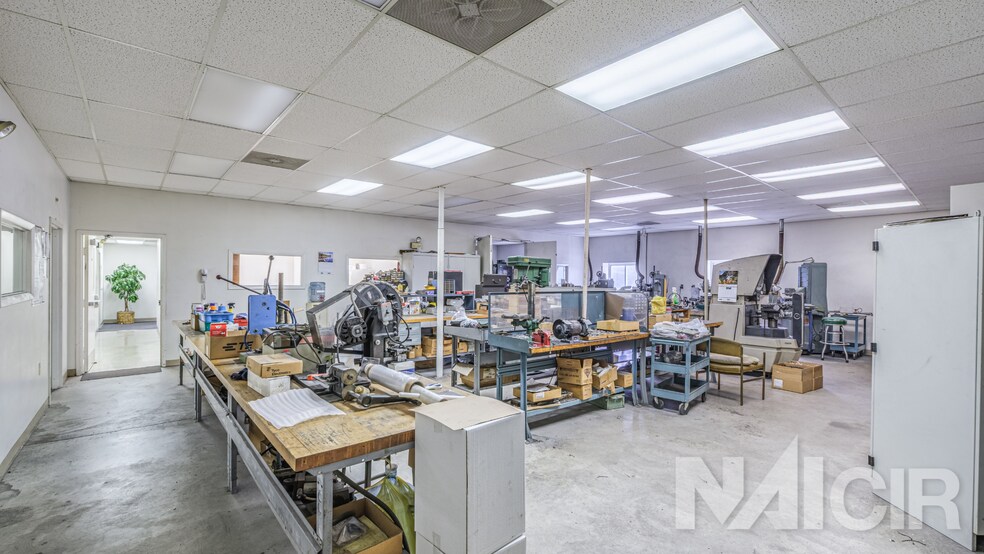 More Photos Of 22 S Yohe St, Tower City Service For Sale