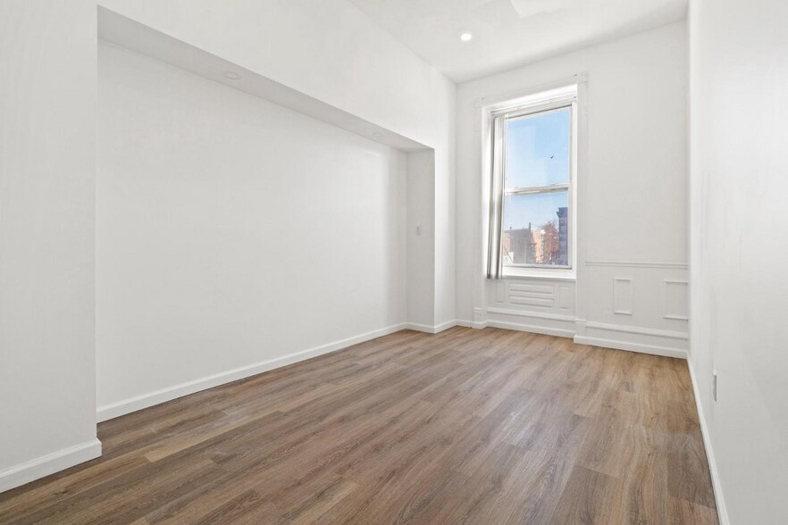 More Photos Of 1602 S Broad St, Philadelphia Office Residential For Sale