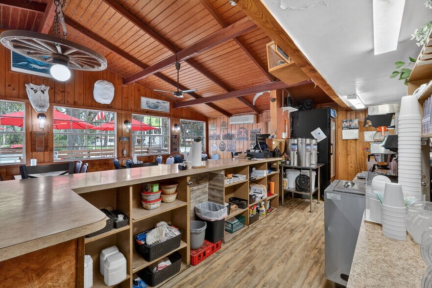 More Photos Of 2396 N Country Road 470, Lake Panasoffkee General Retail For Sale